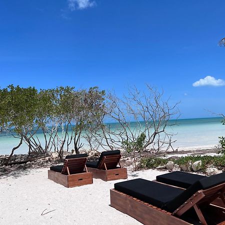 Casa Punta Coco & Beach Club (Adults Only) 홀박스아일랜드 외부 사진