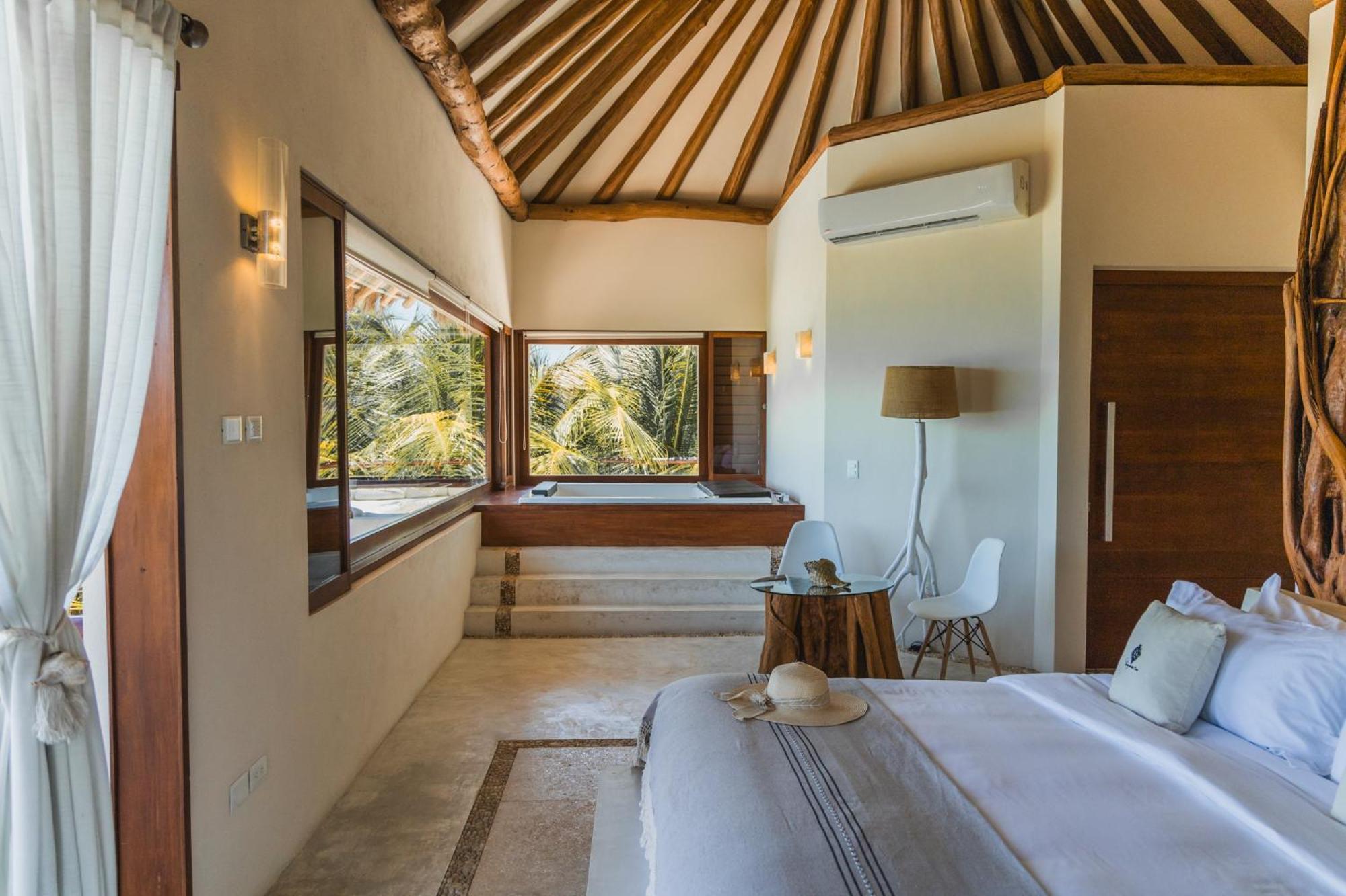 Casa Punta Coco & Beach Club (Adults Only) 홀박스아일랜드 외부 사진