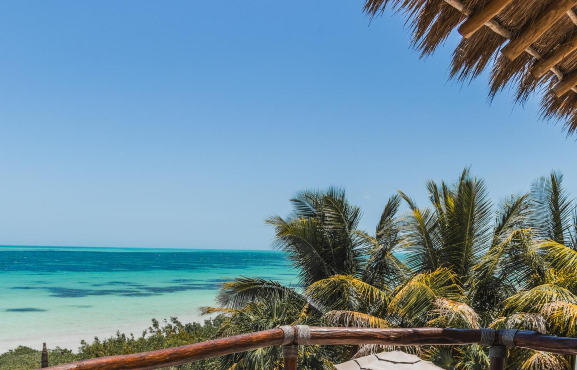 Casa Punta Coco & Beach Club (Adults Only) 홀박스아일랜드 외부 사진