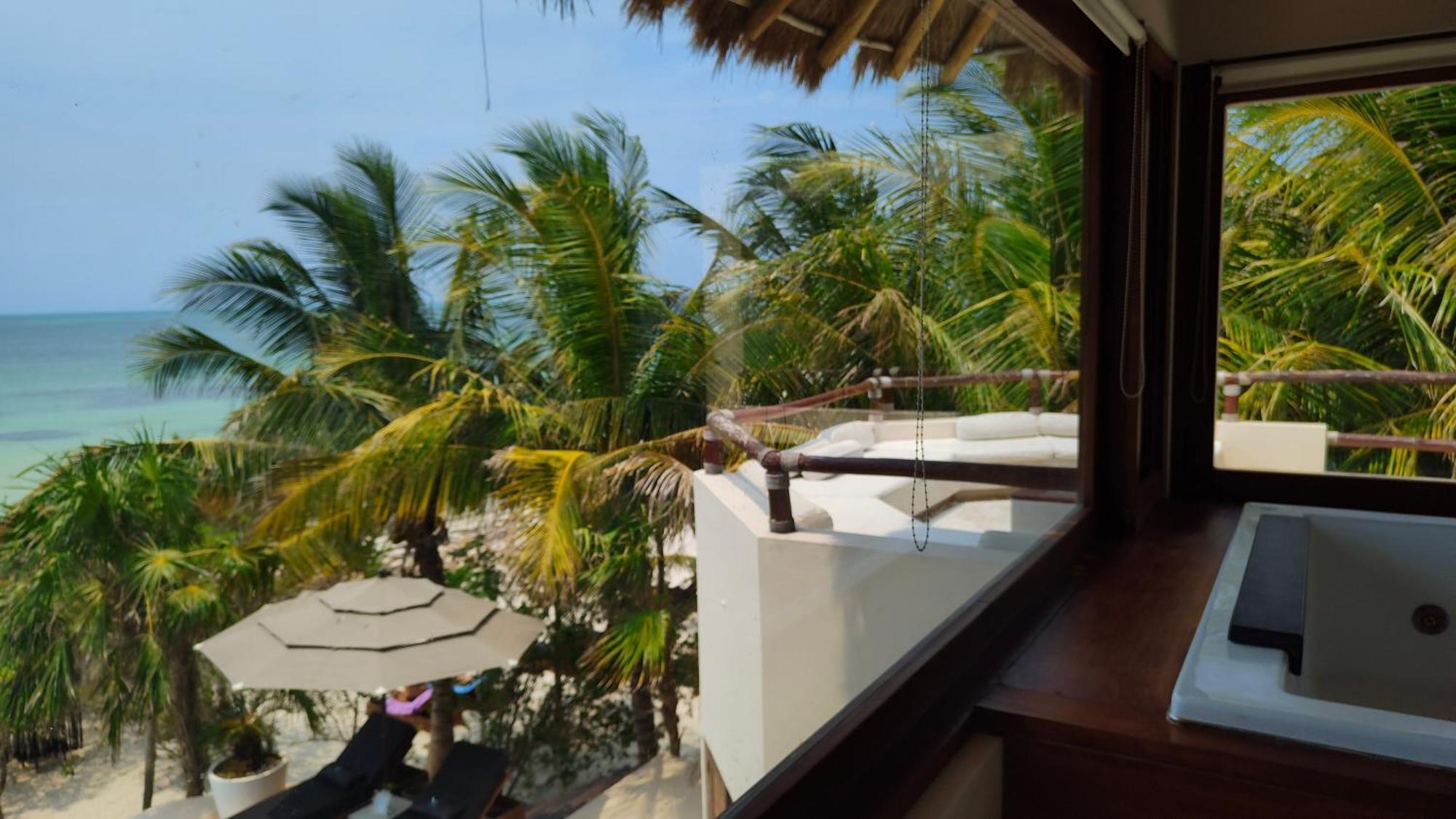 Casa Punta Coco & Beach Club (Adults Only) 홀박스아일랜드 외부 사진