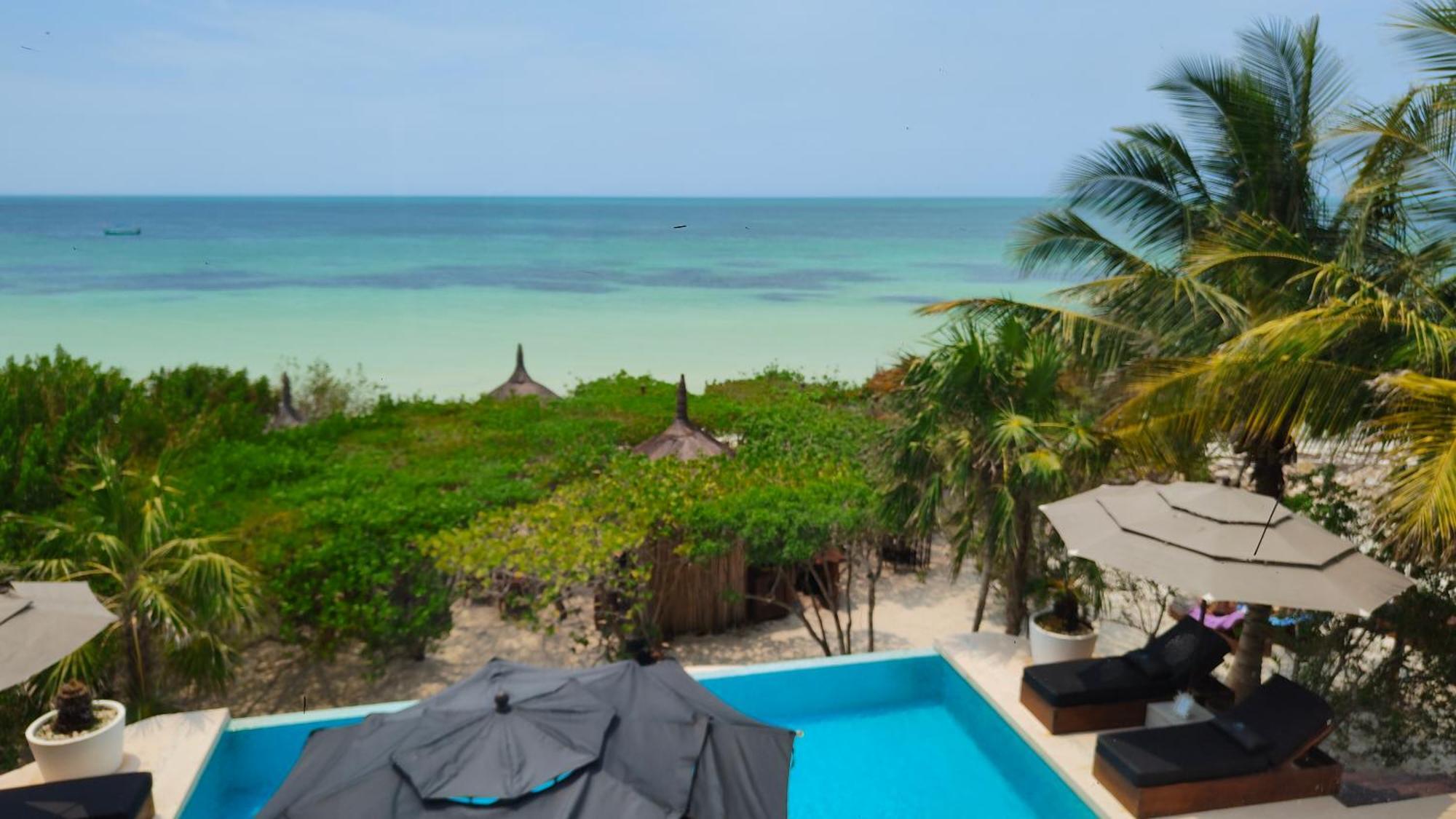 Casa Punta Coco & Beach Club (Adults Only) 홀박스아일랜드 외부 사진
