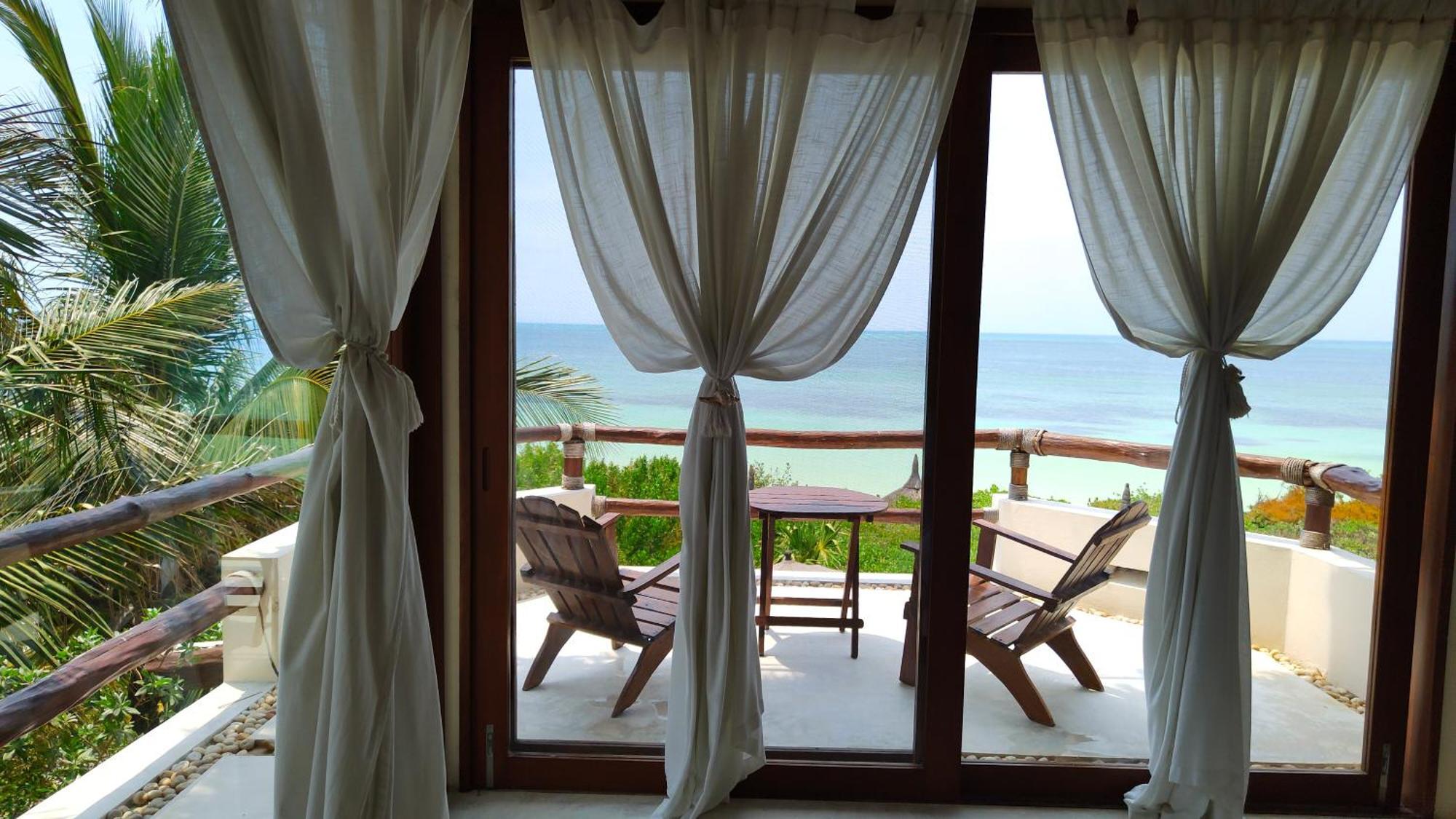 Casa Punta Coco & Beach Club (Adults Only) 홀박스아일랜드 외부 사진