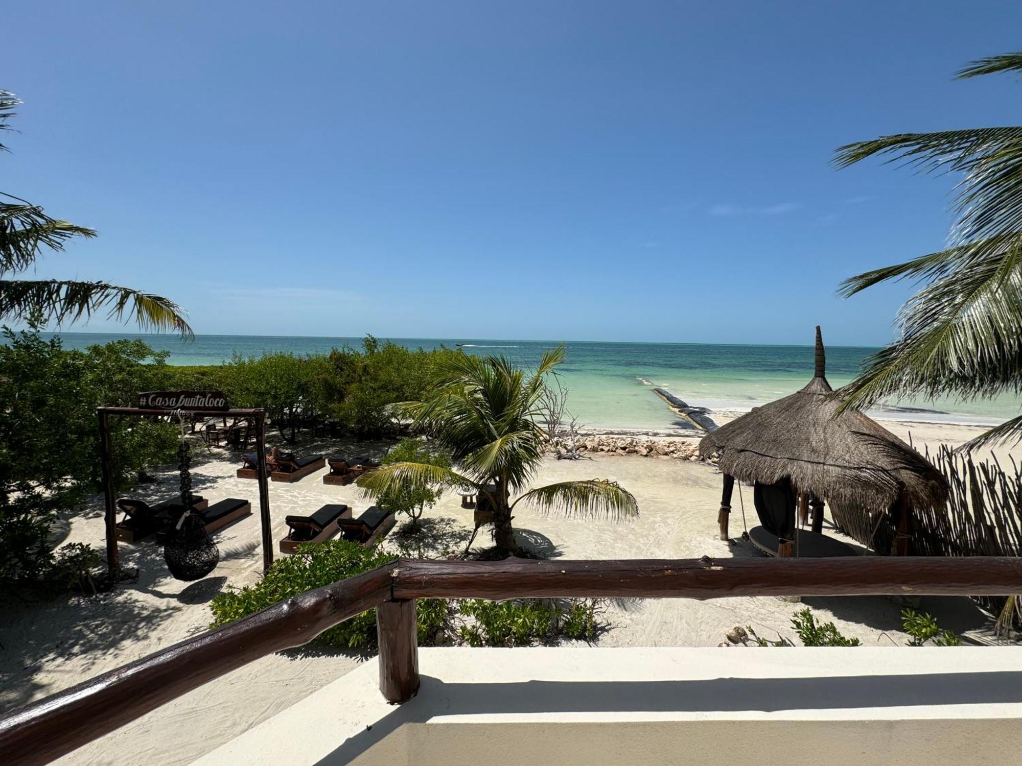 Casa Punta Coco & Beach Club (Adults Only) 홀박스아일랜드 외부 사진
