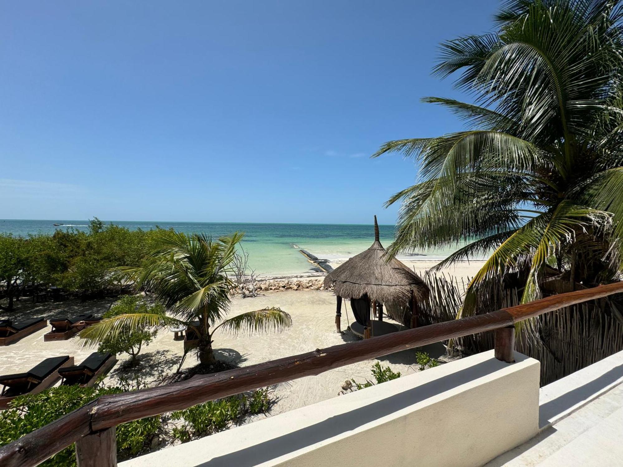 Casa Punta Coco & Beach Club (Adults Only) 홀박스아일랜드 외부 사진