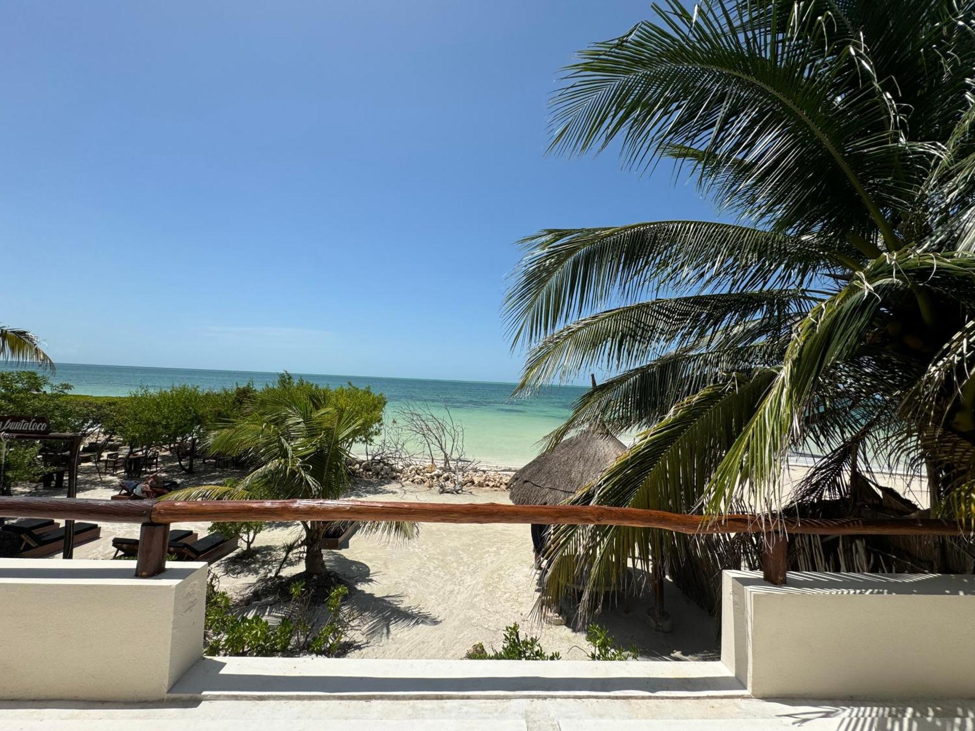 Casa Punta Coco & Beach Club (Adults Only) 홀박스아일랜드 외부 사진