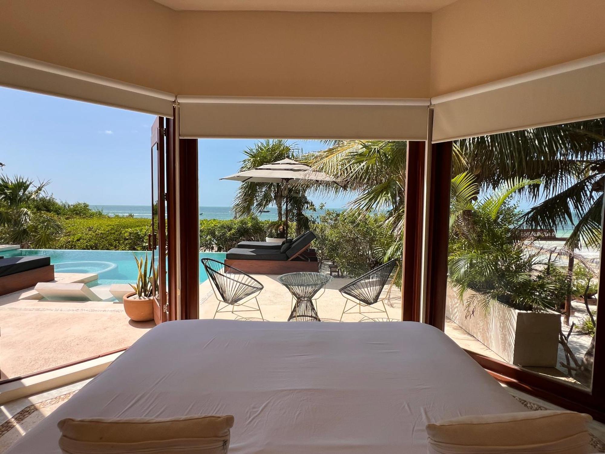 Casa Punta Coco & Beach Club (Adults Only) 홀박스아일랜드 외부 사진