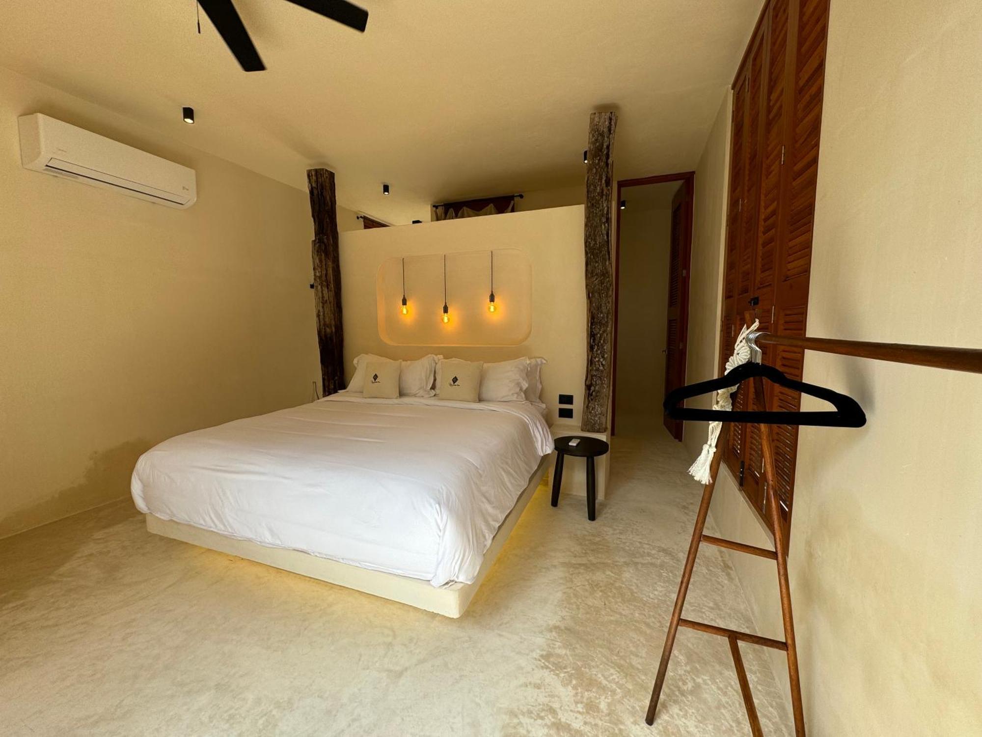 Casa Punta Coco & Beach Club (Adults Only) 홀박스아일랜드 외부 사진
