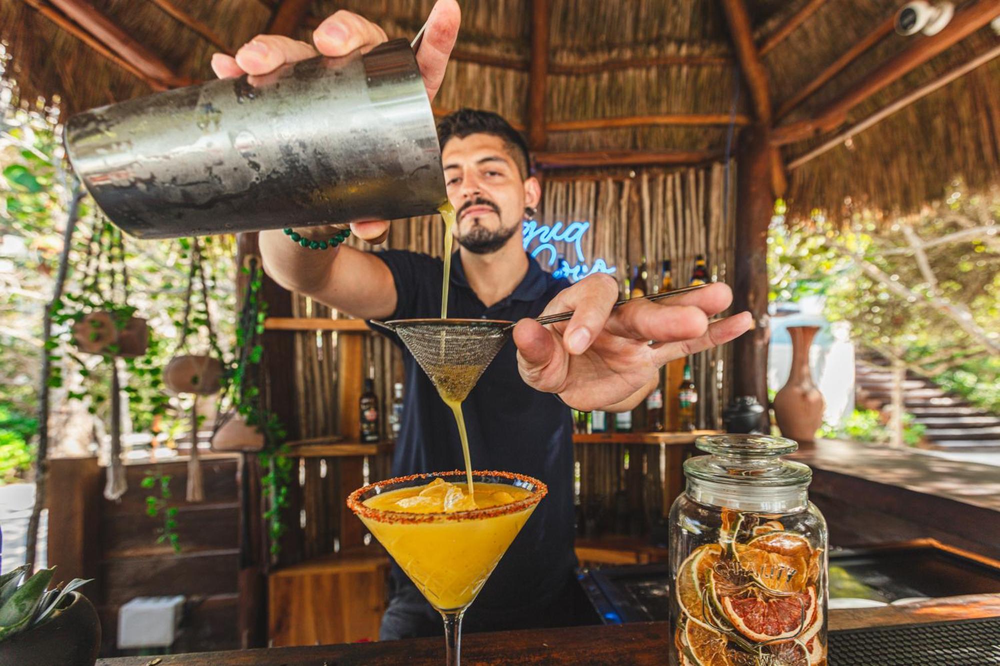 Casa Punta Coco & Beach Club (Adults Only) 홀박스아일랜드 외부 사진