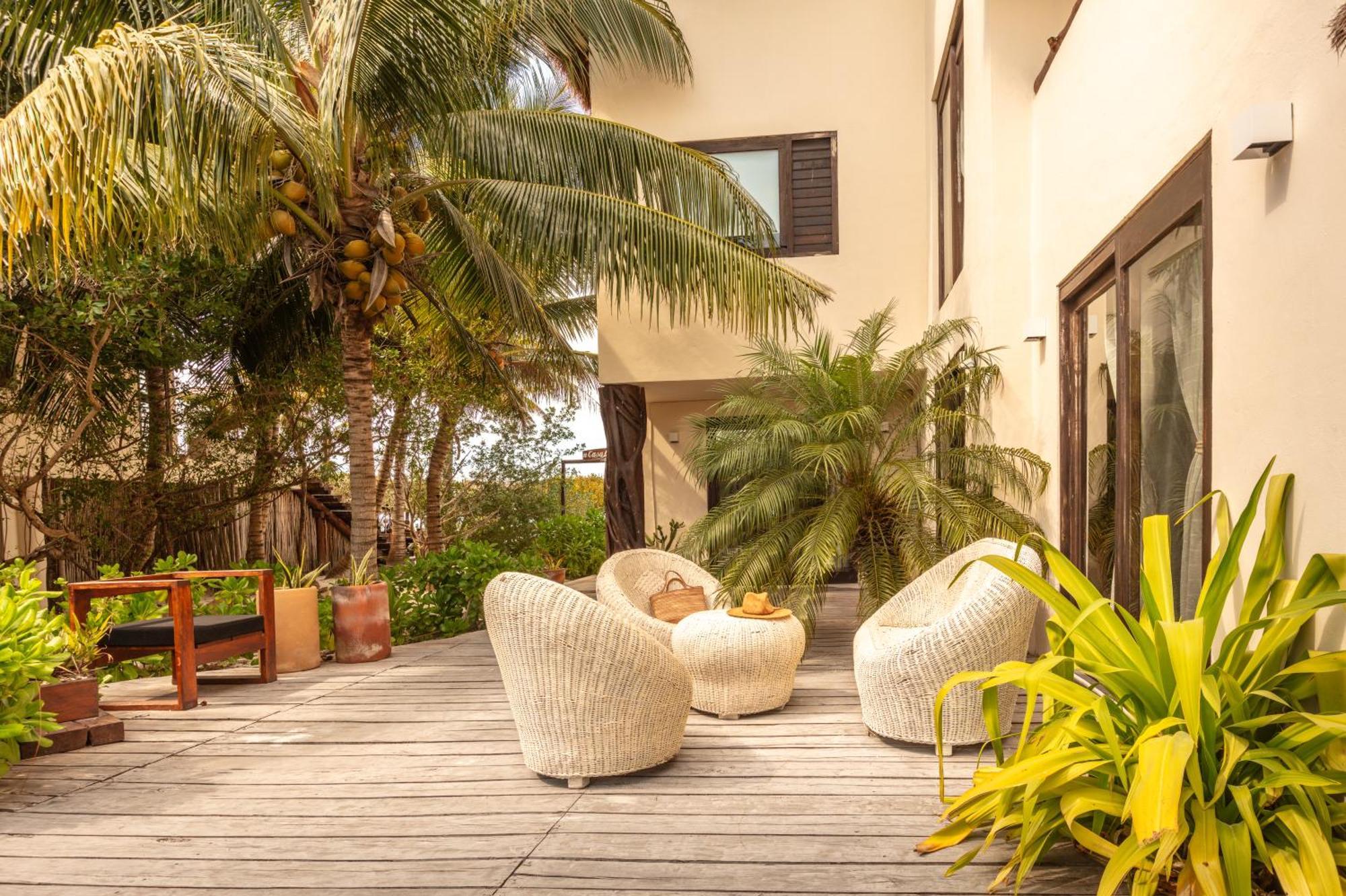 Casa Punta Coco & Beach Club (Adults Only) 홀박스아일랜드 외부 사진