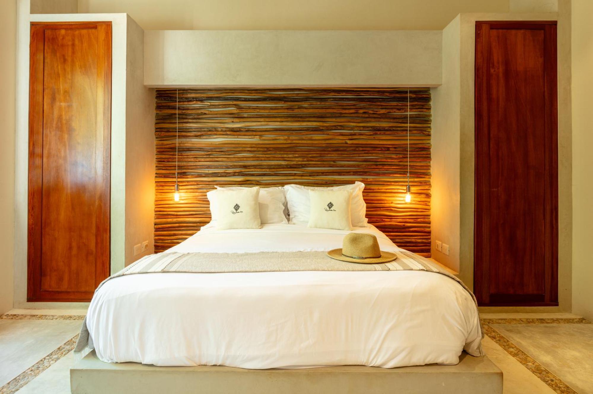 Casa Punta Coco & Beach Club (Adults Only) 홀박스아일랜드 외부 사진