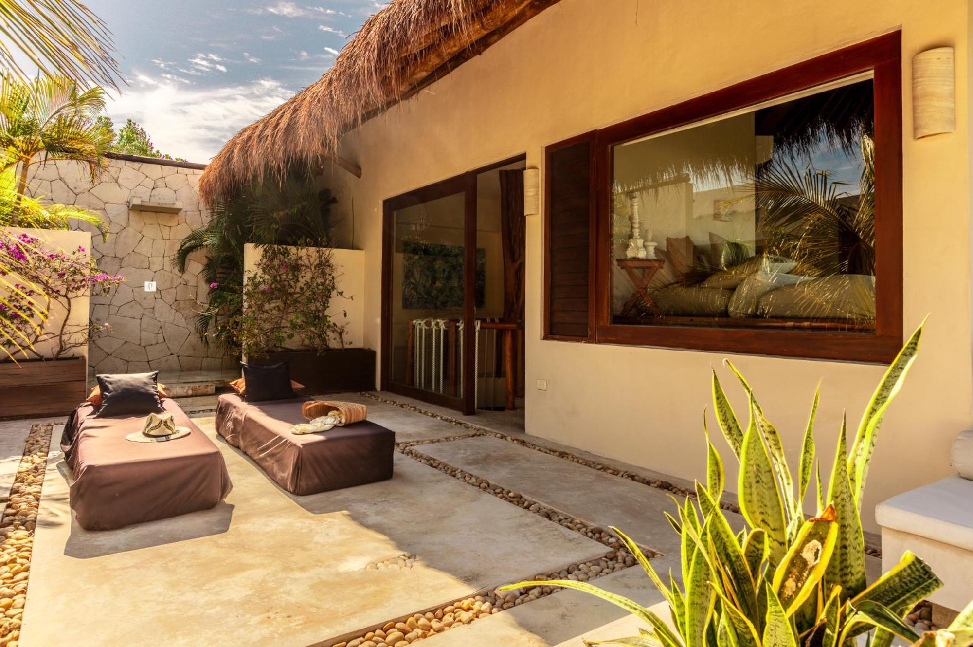Casa Punta Coco & Beach Club (Adults Only) 홀박스아일랜드 외부 사진
